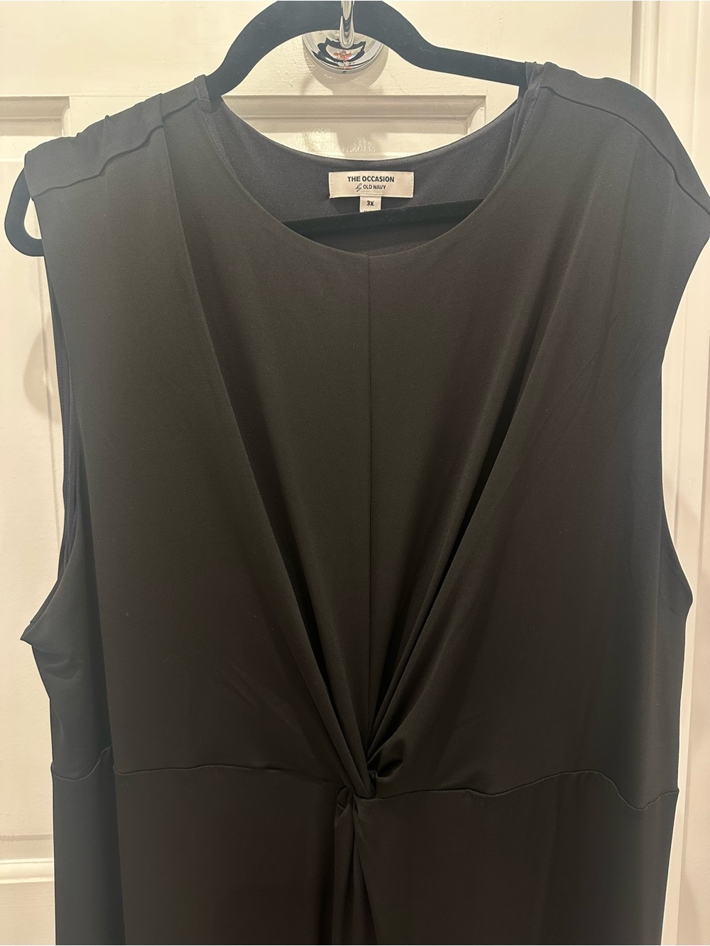 Old Navy Black Sleeveless Twist-Front Maxi Dress - Picture 2 of 4